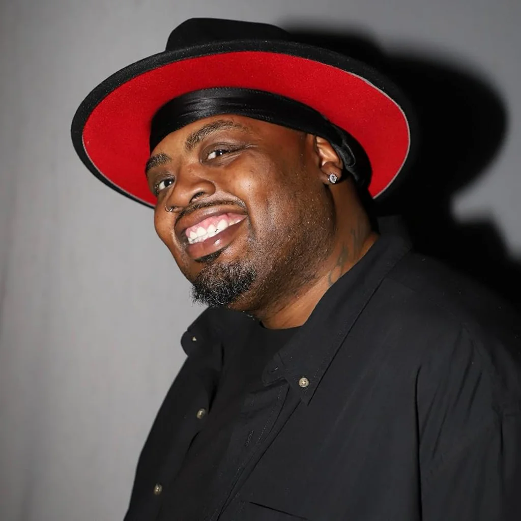 Top des acteurs porno avec les plus grosses bites : Charlie Mac, 22 cm, le performer incontournable