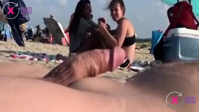 Flashing de pénis à la plage - Photo N°16